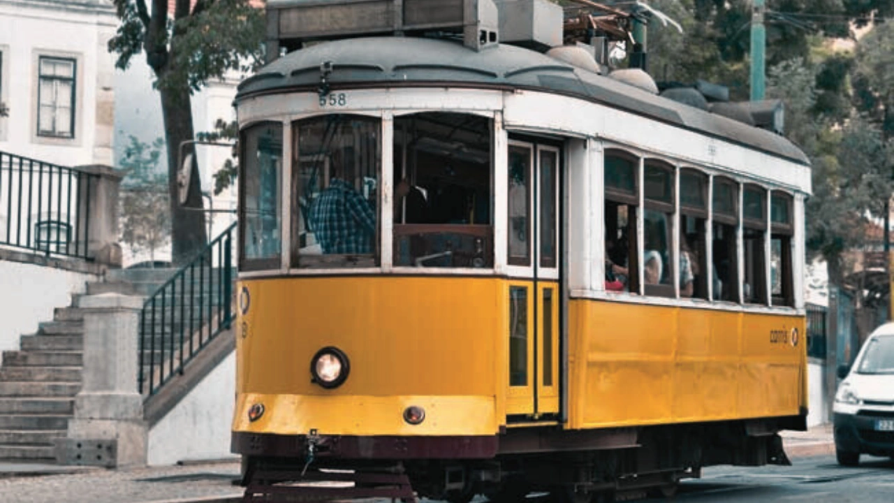 yellow tram tourism headache